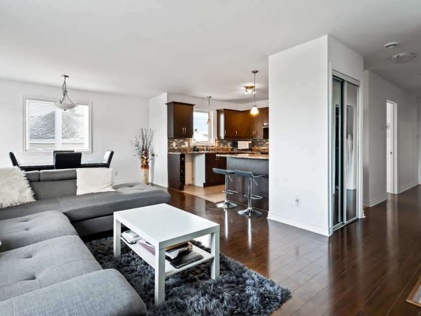 1165 Rue Émile-Bouchard Photo 3