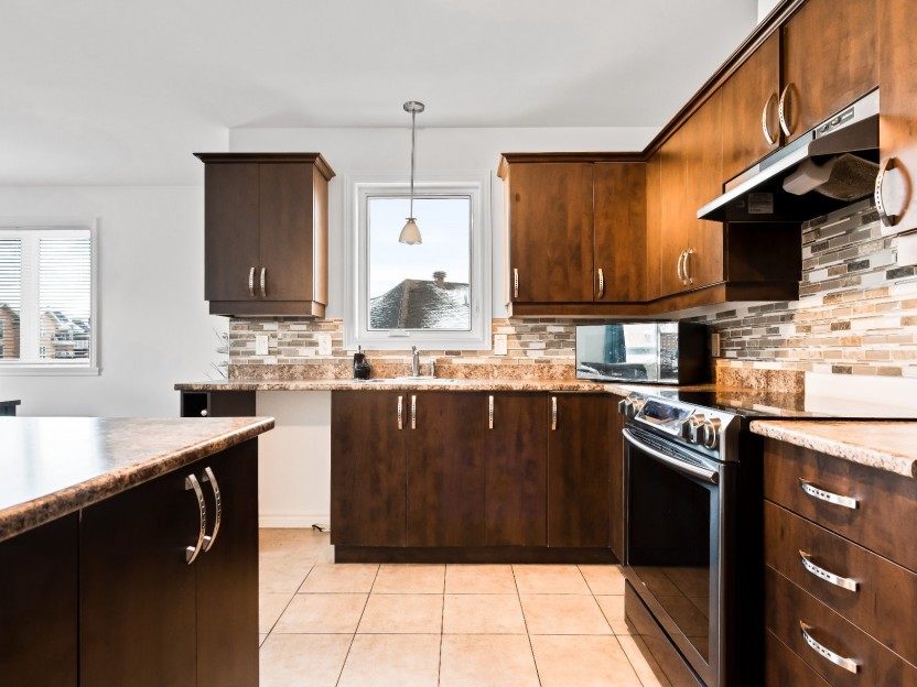 1165 Rue Émile-Bouchard Photo 8