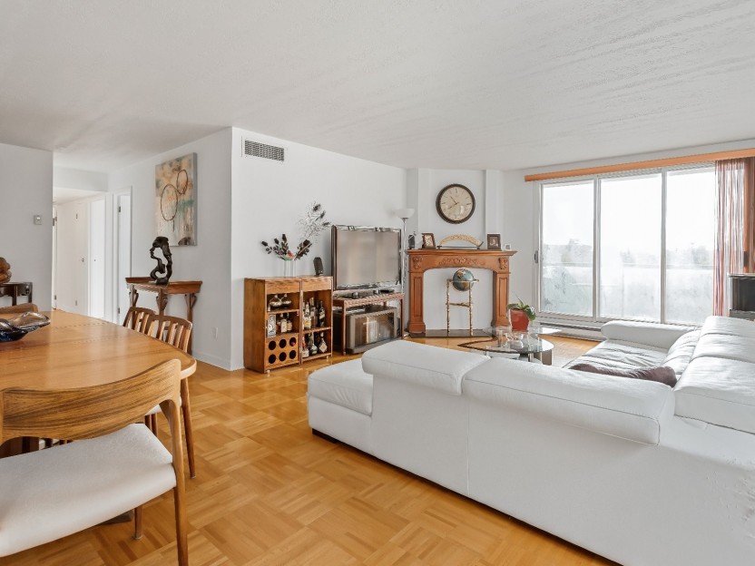 600 Rue de la Montagne Photo 4