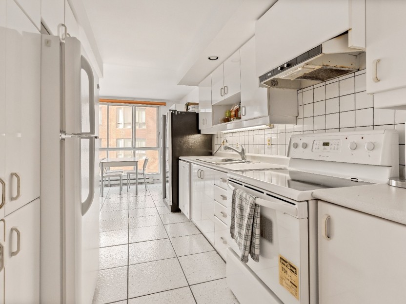600 Rue de la Montagne Photo 9