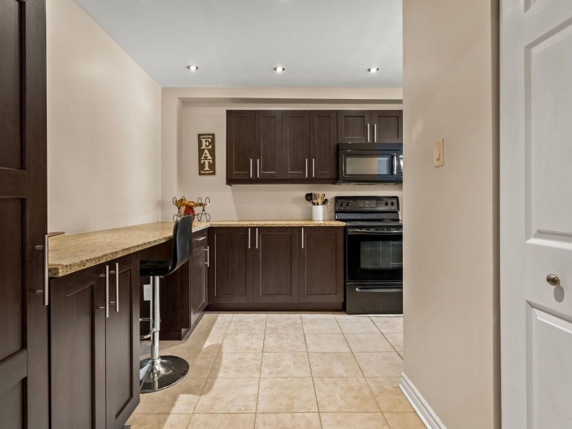 109 Av. Sedgefield Photo 9
