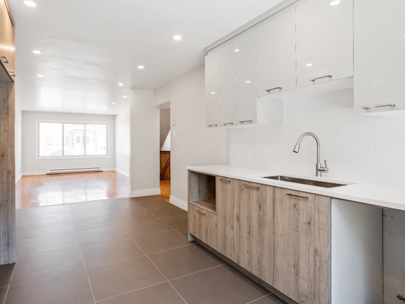 12176 Rue Joseph-Casavant Photo 1