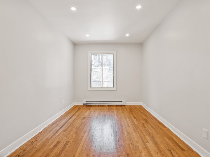 12176 Rue Joseph-Casavant Photo 10