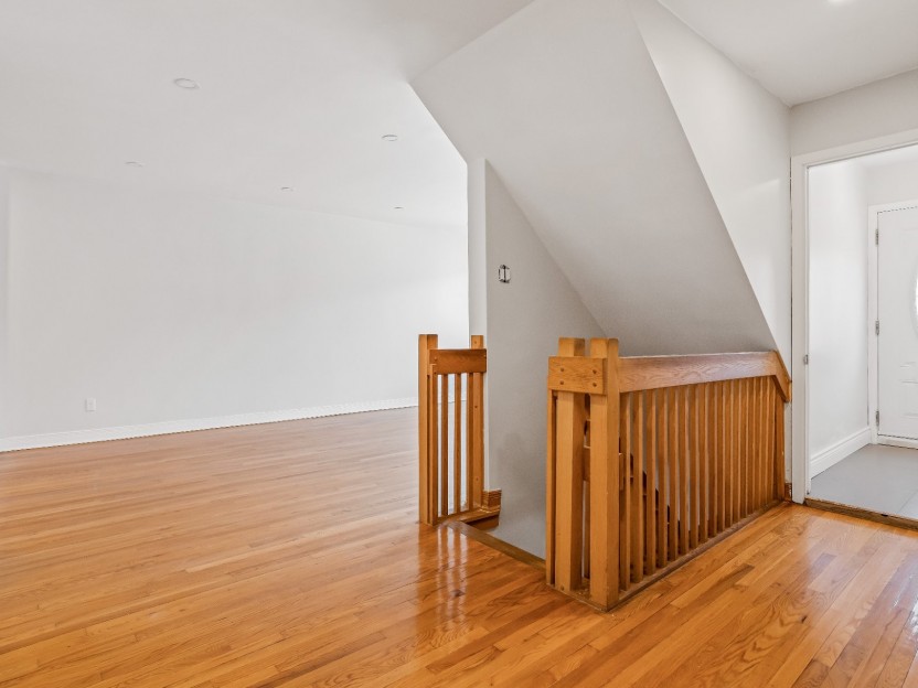 12176 Rue Joseph-Casavant Photo 3