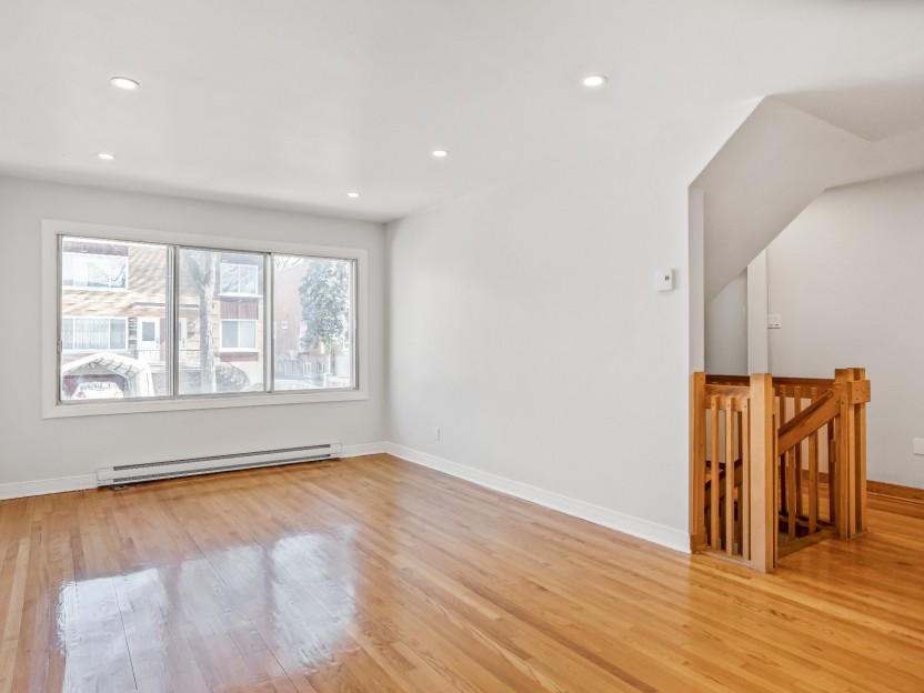 12176 Rue Joseph-Casavant Photo 4