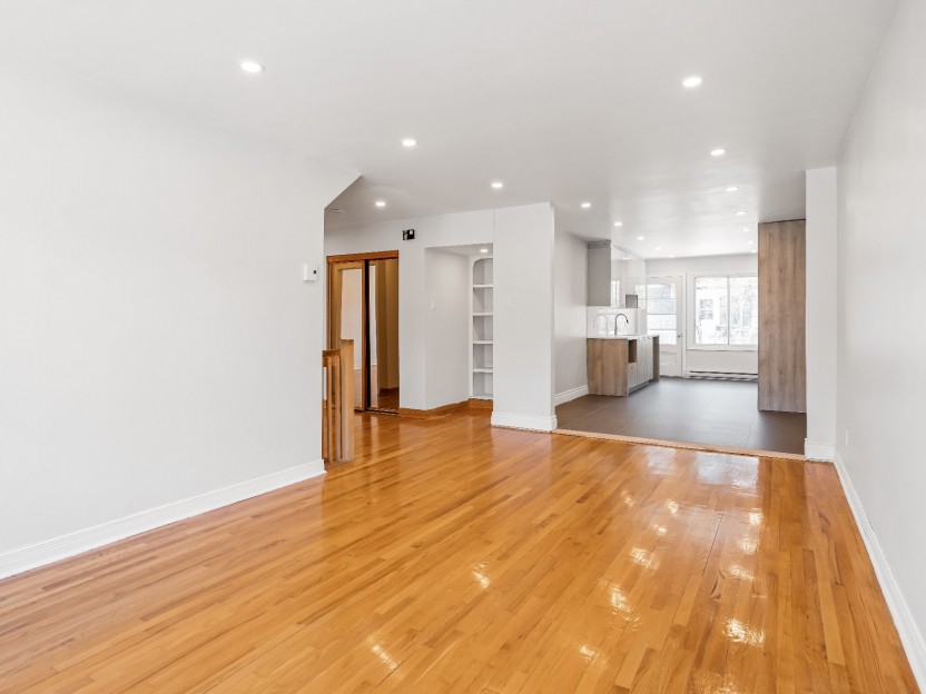 12176 Rue Joseph-Casavant Photo 6