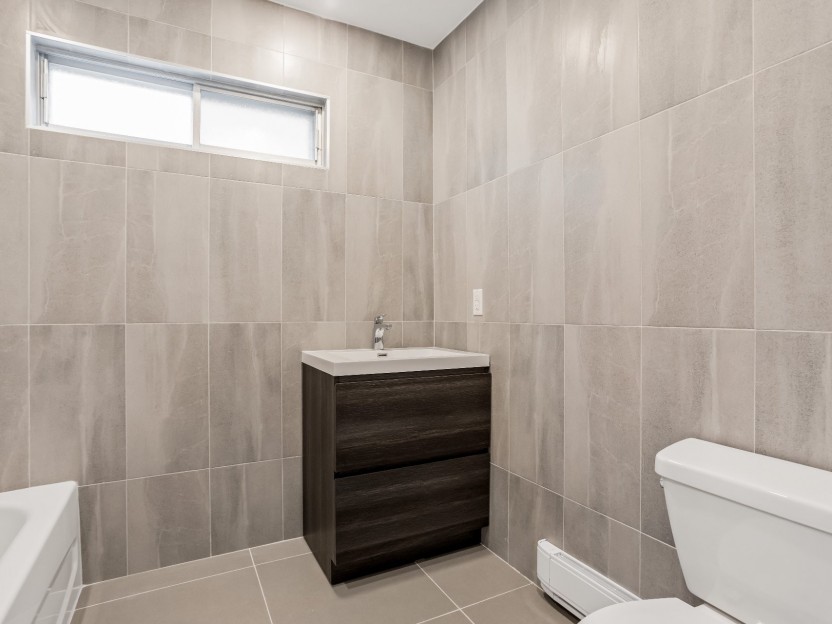 12176 Rue Joseph-Casavant Photo 7