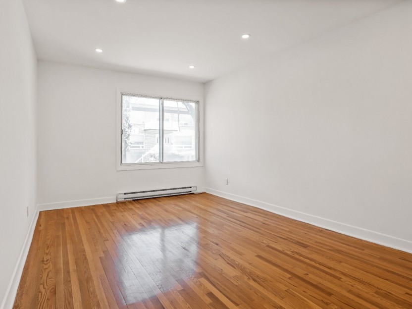 12176 Rue Joseph-Casavant Photo 8