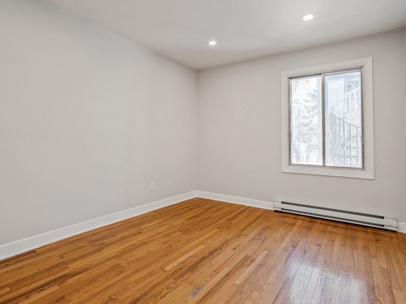 12176 Rue Joseph-Casavant Photo 9