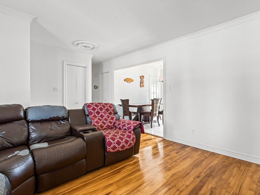 209 Boul. Maple Photo 5