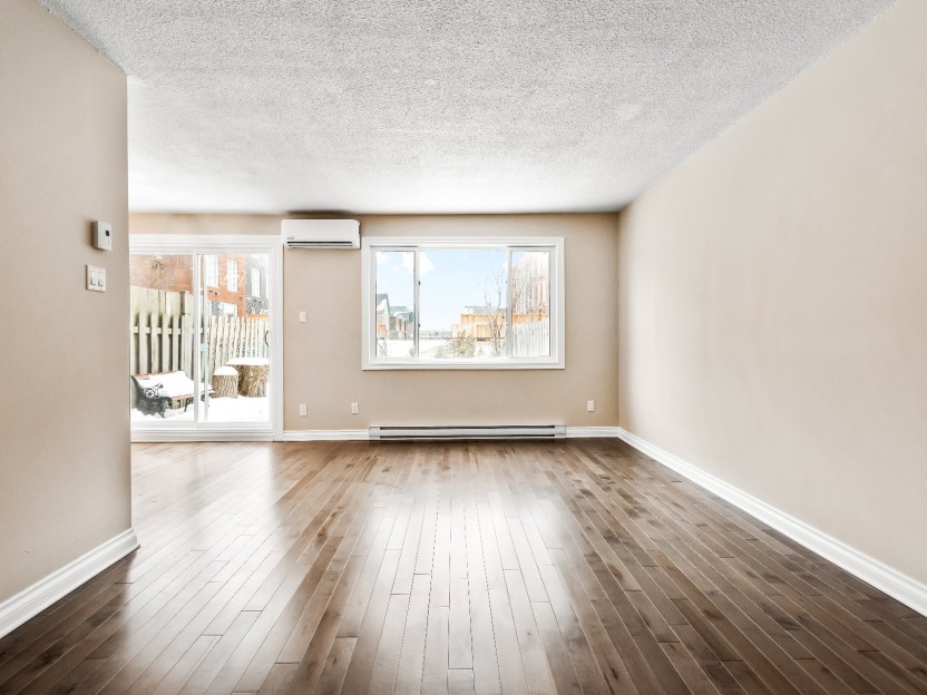 145 Av. Sedgefield Photo 2