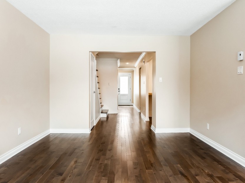 145 Av. Sedgefield Photo 9