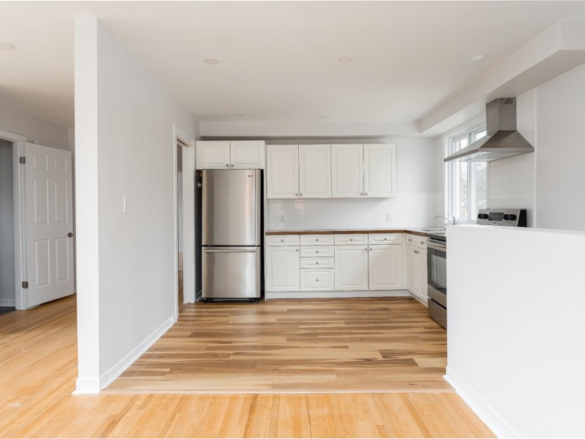 112 Av. Hastings Photo 3