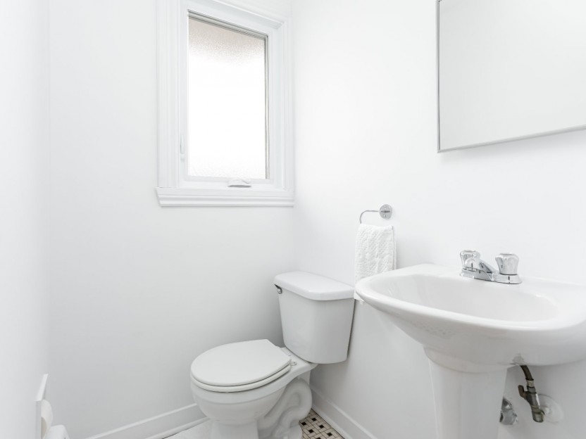 112 Av. Hastings Photo 7