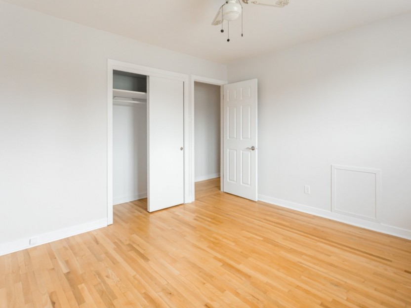 112 Av. Hastings Photo 8