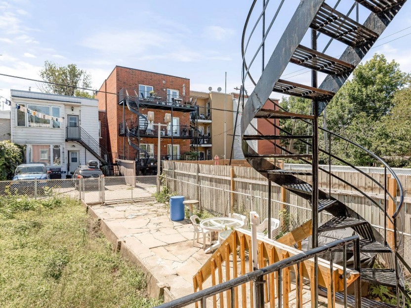 2008 Rue Le Caron Photo 3