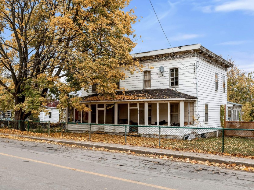 514 Rue Main Photo 3