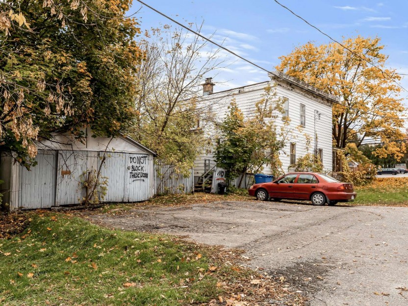 514 Rue Main Photo 6