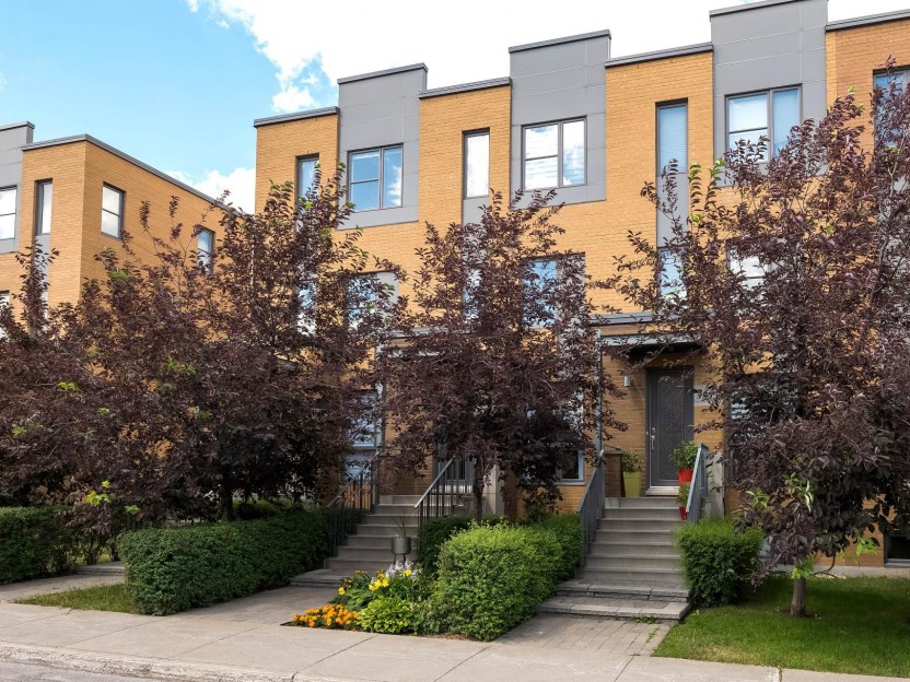5855 Rue Anne-Courtemanche Photo 1
