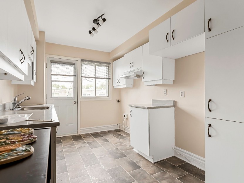 212-214 Av. Stirling Photo 4