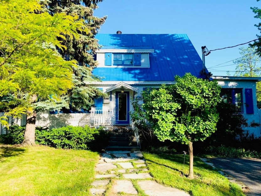 5601 Av. des Épinettes Photo 1