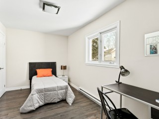2300 35e Avenue Photo 4