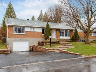 6 Av. Arnold Photo 1