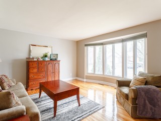 6 Av. Arnold Photo 10