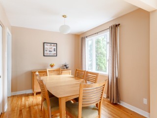 6 Av. Arnold Photo 8