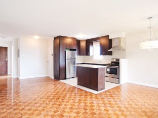 85 Av. Brittany Photo 1