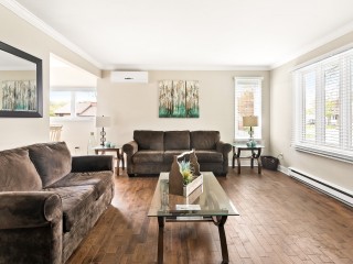40 Place Rousseau Photo 4