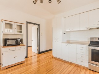 684 10e Avenue Photo 7