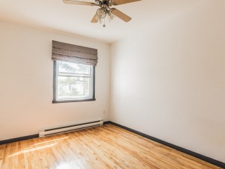 684 10e Avenue Photo 8
