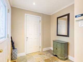 98 Celtic Drive Photo 10