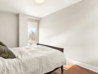 680 Ch. du Bord-du-Lac-Lakeshore Photo 10