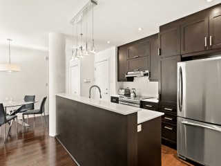 680 Ch. du Bord-du-Lac-Lakeshore Photo 3