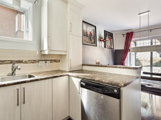 539 Av. Forest Photo 3