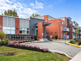 13330 Boul. de Pierrefonds Photo 2