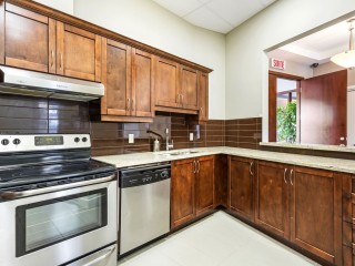 13330 Boul. de Pierrefonds Photo 4
