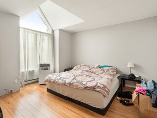4646-4650 Av. du Château-Pierrefonds Photo 6