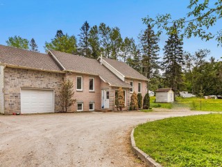 39A-39B Rue Olivier-Brodeur Photo 2